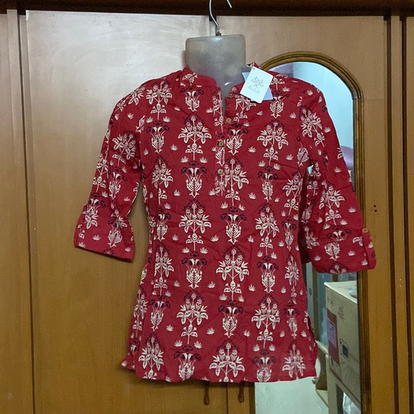 MYX modern traditional cotton top for woman. Red color. S Size - Picture 3 of 5